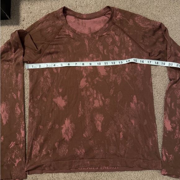 Lululemon long sleeve shirt - Picture 1 of 5